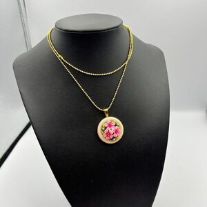 Vintage woman’s unisex 1950s neon metal gold tone necklace